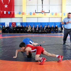 Dünya Şampiyonu Hüseyin AKBAŞ Vefatının 31. Yılında Mezarı Başında Anıldı - fotoğraf 6