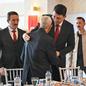 Vali Dr. Serdar Kartal ve İl Protokolü, Gazilerimiz Onuruna Düzenlenen Programda Bir Araya Geldi - fotoğraf 1