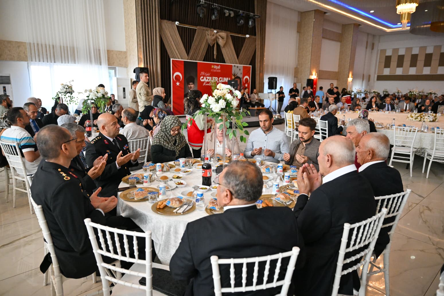Vali Dr. Serdar Kartal ve İl Protokolü, Gazilerimiz Onuruna Düzenlenen Programda Bir Araya Geldi