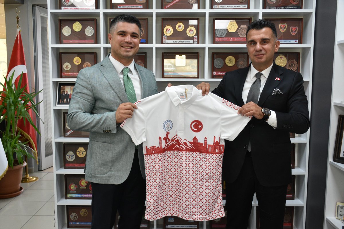Çocuklarımızın Spor Alanındaki Faaliyetlerine Yönelik İstişarelerde Bulunduk.