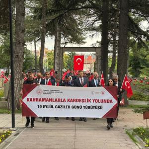 Gaziler Günü “Kahramanlarla Kardeşlik Yolunda” Yürüyüşü ile Anıldı - fotoğraf 11