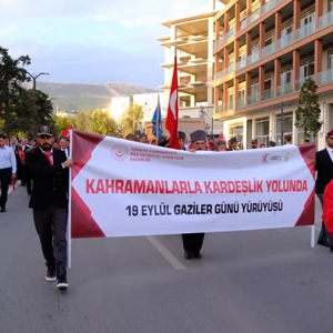 19 Eylül Gaziler Günü’nün 105. Yıl Dönümünde Kahramanlarımıza Vefa Yürüyüşü - fotoğraf 1