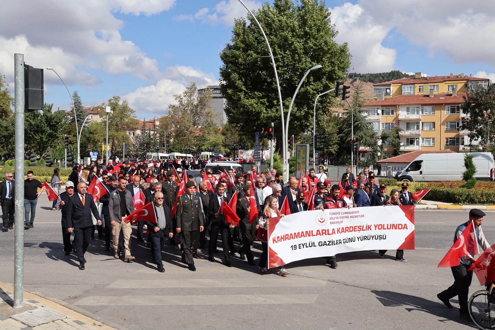 Kahramanlarla Kardeşlik Yolunda