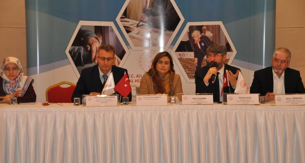 Yaşlılara Yönelik Gündüzlü Hizmet Merkezlerinde Sosyal Yardım ve Bakım Hizmetleri Artarak Devam Ediyor