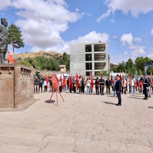 19 Eylül Gaziler Günü, Bitlis'te çelenk sunma töreniyle kutlandı - fotoğraf 7
