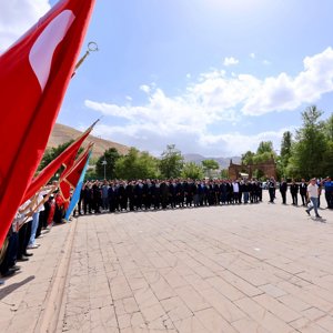 19 Eylül Gaziler Günü, Bitlis'te çelenk sunma töreniyle kutlandı - fotoğraf 2