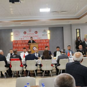 Kahraman Gazilerimizle Aynı Sofrada, Aynı Gönülde - fotoğraf 2