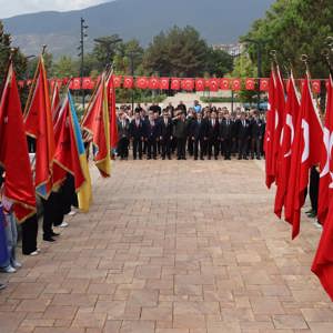 19 Eylül Gaziler Günü Dolayısıyla Çelenk Sunma Töreni Düzenlendi - fotoğraf 12