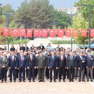 19 Eylül Gaziler Günü Dolayısıyla Çelenk Sunma Töreni Düzenlendi - fotoğraf 2