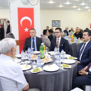 Gazilerimiz ve Şehit Ailelerimiz Onuruna Yemek Programı Düzenlendi - fotoğraf 3