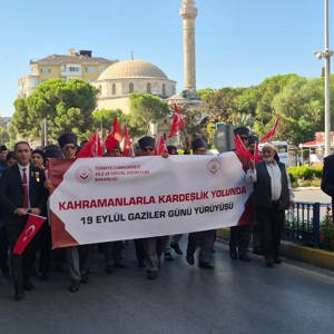 19 Eylül Gaziler Günü kapsamında “Kahramanlarla Kardeşlik Yolunda” Yürüyüşü - fotoğraf 9