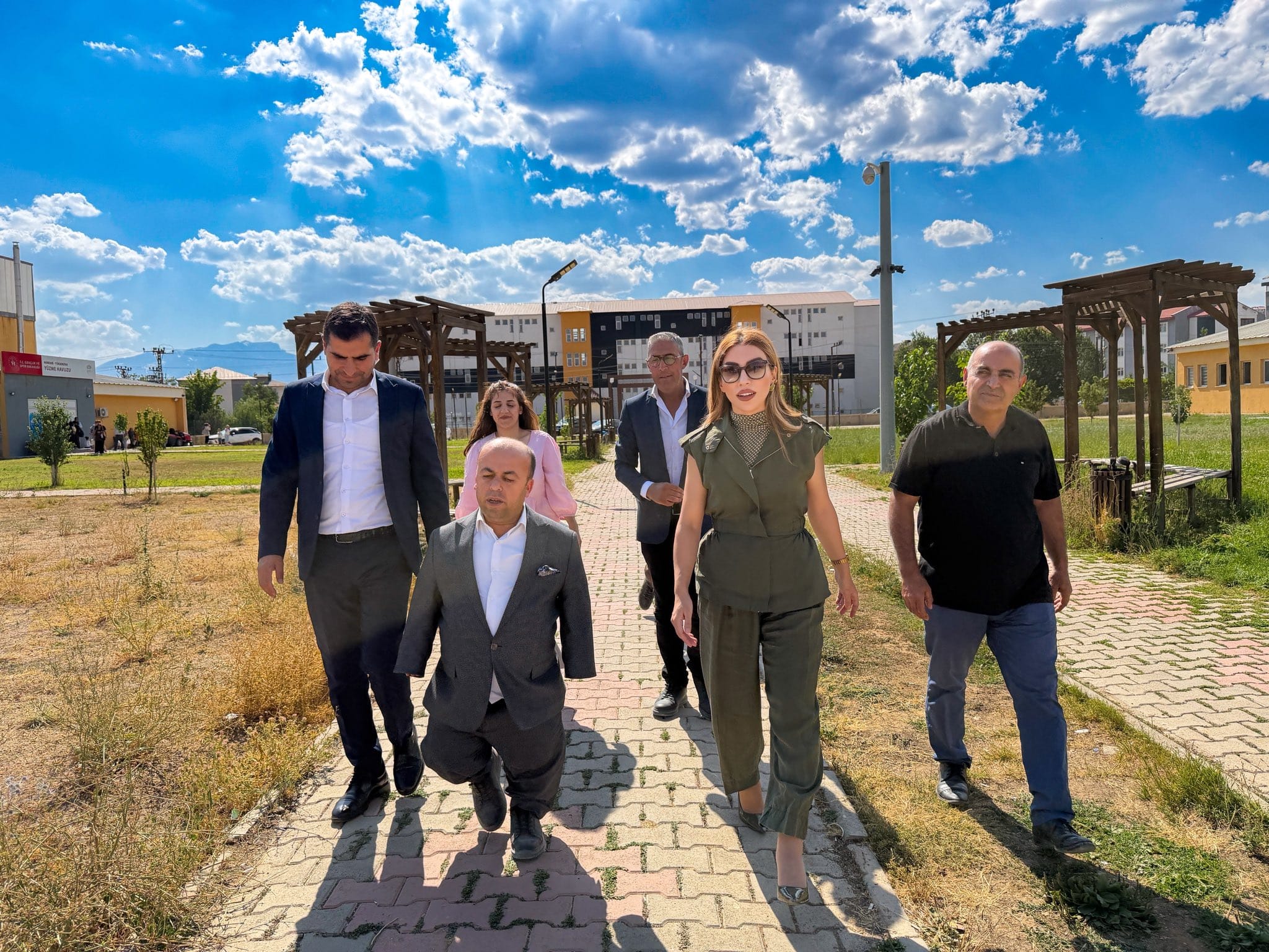 İl Müdürümüz BİLGİÇ, Yüksekova'da Yapımı Süren Sosyal Yaşam Merkezi'ni Ziyaret Etti