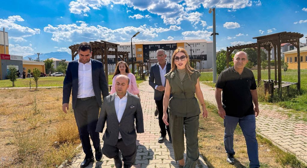 İl Müdürümüz BİLGİÇ, Yüksekova'da Yapımı Süren Sosyal Yaşam Merkezi'ni Ziyaret Etti