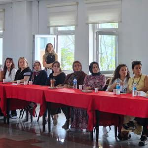 Çocukla İlişkiyi Oyunla Güçlendirme Projesiyle Bakım Personelinin Yetkinlikleri Güçlendiriliyor - fotoğraf 10