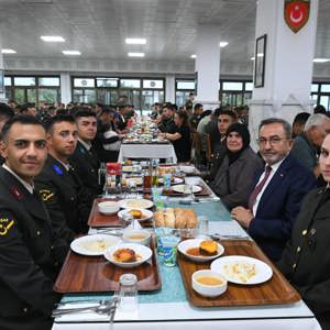 19 Eylül Gaziler Günü’nde Şehit Aileleri ve Gazilerimizle Anlamlı Buluşma - fotoğraf 4