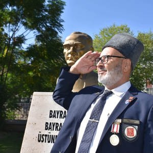 19 Eylül Gaziler Günü dolayısıyla Atatürk Anıtı’nda Çelenk Sunma Töreni düzenlendi. - fotoğraf 4
