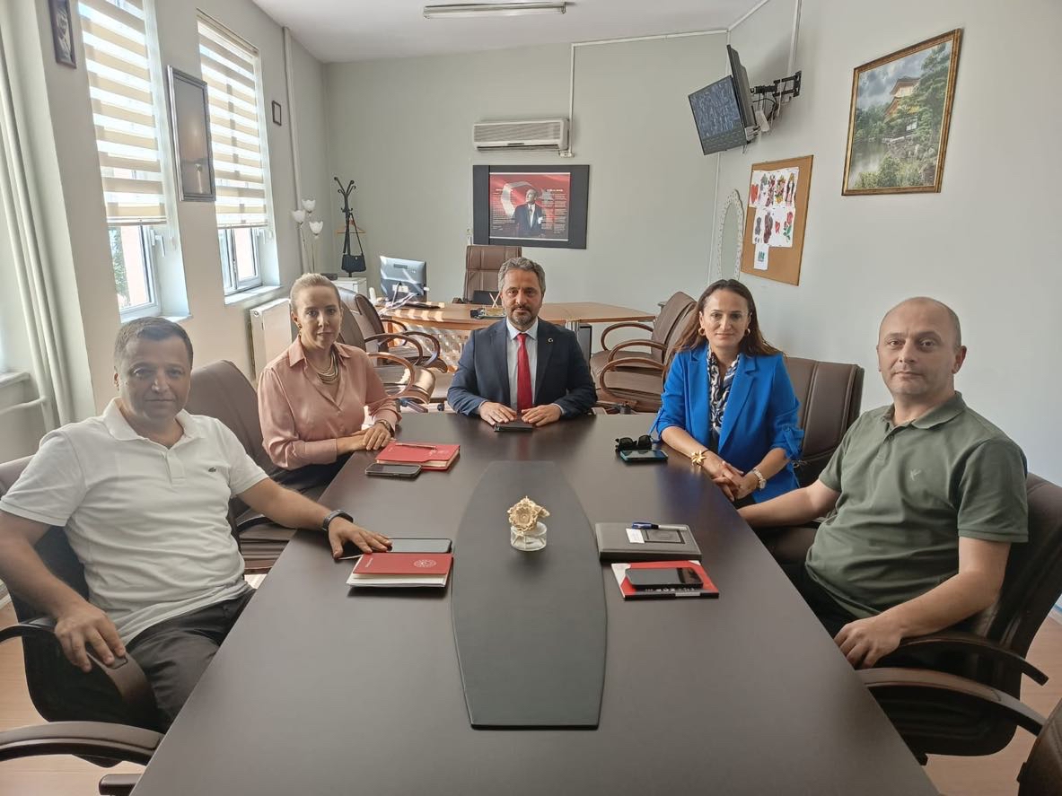 İl Müdürümüz Mahmut SELÇUK başkanlığında, İl Müdür Yardımcılarımızın katılımıyla müdürler toplantısı gerçekleştirildi.