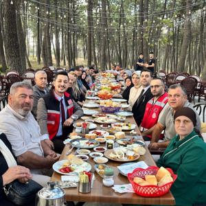 Şehit Ailelerimiz Umre Yolculuğuna Uğurlandı - fotoğraf 1