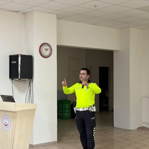 Karayolları Trafik Güvenliği İl Strateji Kurulu Performans Göstergeleri kapsamında, Evlilik Öncesi Eğitim Programına katılan çiftlere yönelik trafik güvenliği eğitimi gerçekleştirildi. - fotoğraf 2