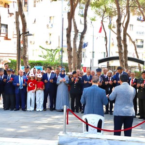 Kahraman Gazilerimizle Şehitlerimizin Kabirlerini Ziyaret Ettik - fotoğraf 13