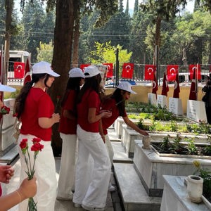 Şehitlerimizin Kabirleri Ziyaret Edildi - fotoğraf 5