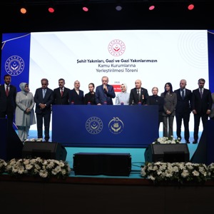 Cumhurbaşkanı Erdoğan ve Bakanımız Göktaş Şehit Yakınları, Gazi ve Gazi Yakınlarımızın Kamu Kurumlarına Yerleştirilmesi Kura Töreni’ne katıldı - fotoğraf 12