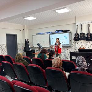 Emirdağ Sosyal Hizmet Merkezimiz "Okul ve Aile" Konusunda Eğitim Verdi. - fotoğraf 1