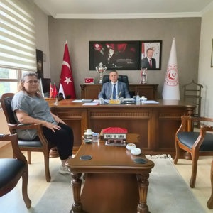 Öz Sağlık-İş Sendikası Karabük Şube Başkanı Damla Yılmaz Ekemen, İl Müdürümüz Sami Çift’i makamında ziyaret etti. - fotoğraf 1