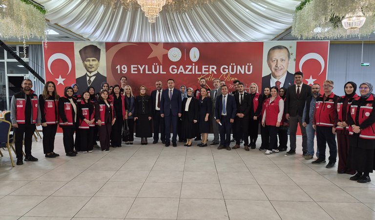 Gaziler Günü Dolayısıyla Şehit Aileleri ve Gaziler Onuruna Yemek Programı Düzenlendi