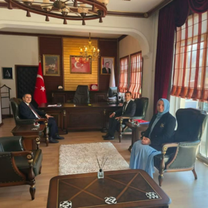Hayrat Kaymakamı Emrullah Arslan makamında ziyaret edildi. - fotoğraf 1