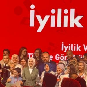 İlimizde Gönüllülük Faaliyetlerine Katkı Sunan Gülben Öz Mozakoğlu’na Plaket Takdim Edildi - fotoğraf 2