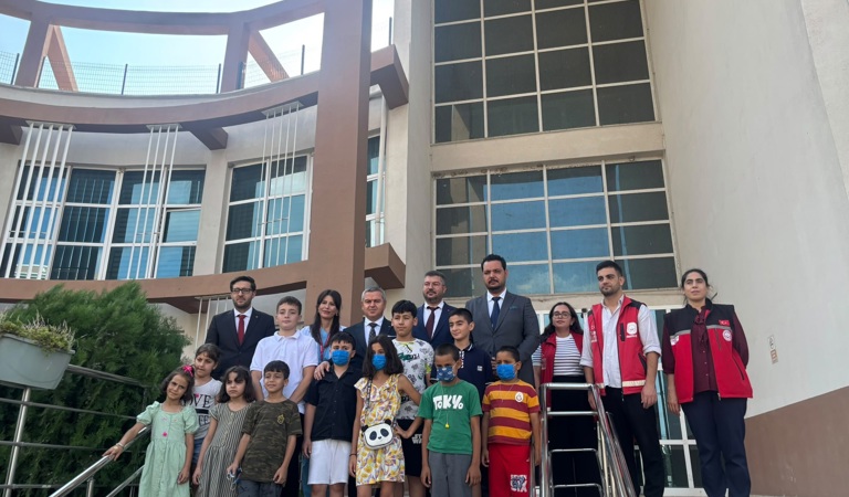 İl Müdürümüz Sayın Naci Yılmaz ve Osmaniye Sosyal Hizmet Merkezi Müdürümüz Sayın Muhammet Emre Kurt’un katılımıyla,Okul Destek Projesi’nden yararlanan ve ebeveyn kaybı yaşamış çocuklarımızla birlikte Osmaniye Ağız ve Diş Sağlığı Merkezi’ne ziyaret gerçekleştirildi