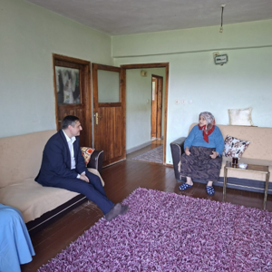 Evde Bakım Yardımından Yararlanan Fatma Şişik ve Ailesi Ziyaret Edildi - fotoğraf 2