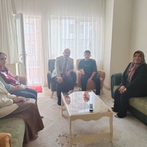 Evde Bakım Hizmeti Alan Aileye Ziyaret - fotoğraf 1