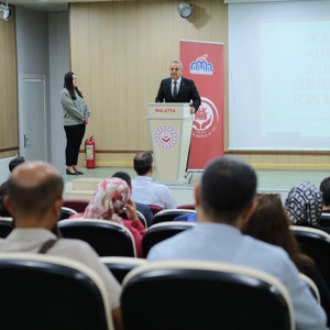 Çocuk Hizmetleri Birimimiz tarafından kamu kurum ve kuruluşlarının temsilcilerine yönelik  kreş ve gündüz bakımevi açılması ile ilgili dikkat edilecek hususlar hakkında bilgilendirme eğitimi verildi.  - fotoğraf 2