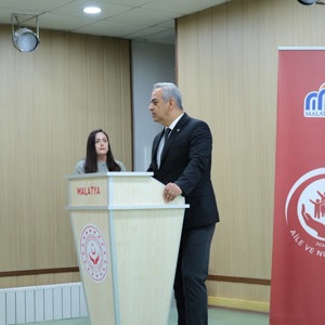 Çocuk Hizmetleri Birimimiz tarafından kamu kurum ve kuruluşlarının temsilcilerine yönelik  kreş ve gündüz bakımevi açılması ile ilgili dikkat edilecek hususlar hakkında bilgilendirme eğitimi verildi.  - fotoğraf 3