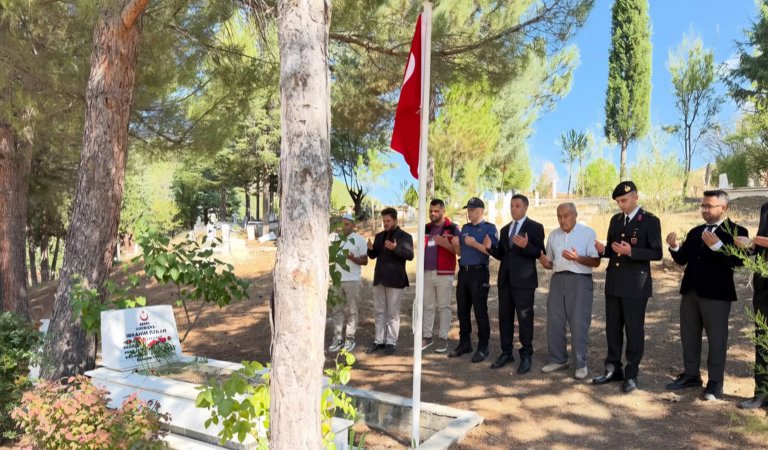 Şehidimiz İbrahim Özkan Kabri Başında Anıldı