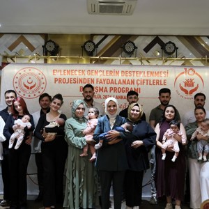 Bakanımız Göktaş, Evlenecek Gençlerin Desteklenmesi Projesi'nden yararlanan çiftlerle buluştu - fotoğraf 8