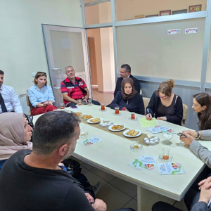 Derince’de Özel Gereksinimli Çocuklarımızın Aileleriyle Birebir Görüşmeler Gerçekleştirildi - fotoğraf 2