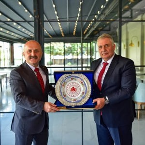 Emniyet Genel Müdürlüğü Emrine Atanan 1. Sınıf Emniyet Müdürü Sayın Armağan Adnan ERDOĞAN' ın Veda Yemeği - fotoğraf 1
