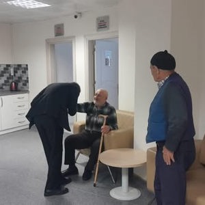 İl Müdürümüz Sayın Can Kayhan Özok, Gerze Huzurevi’ni ziyaret ederek baş tacımız, kıymetli büyüklerimizle bir araya geldi. - fotoğraf 2