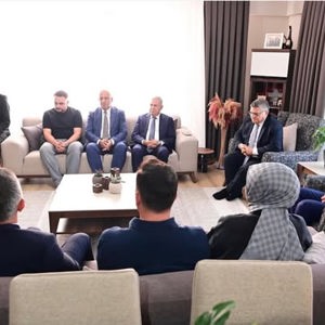 Kahraman Şehidimiz Halil Özdoğru’nun kıymetli ailesini ziyaret etti. - fotoğraf 1