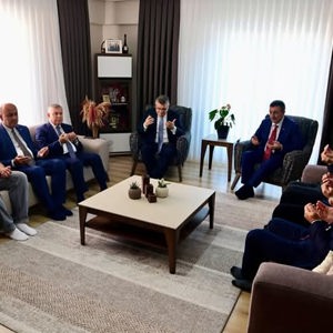 Kahraman Şehidimiz Halil Özdoğru’nun kıymetli ailesini ziyaret etti. - fotoğraf 3