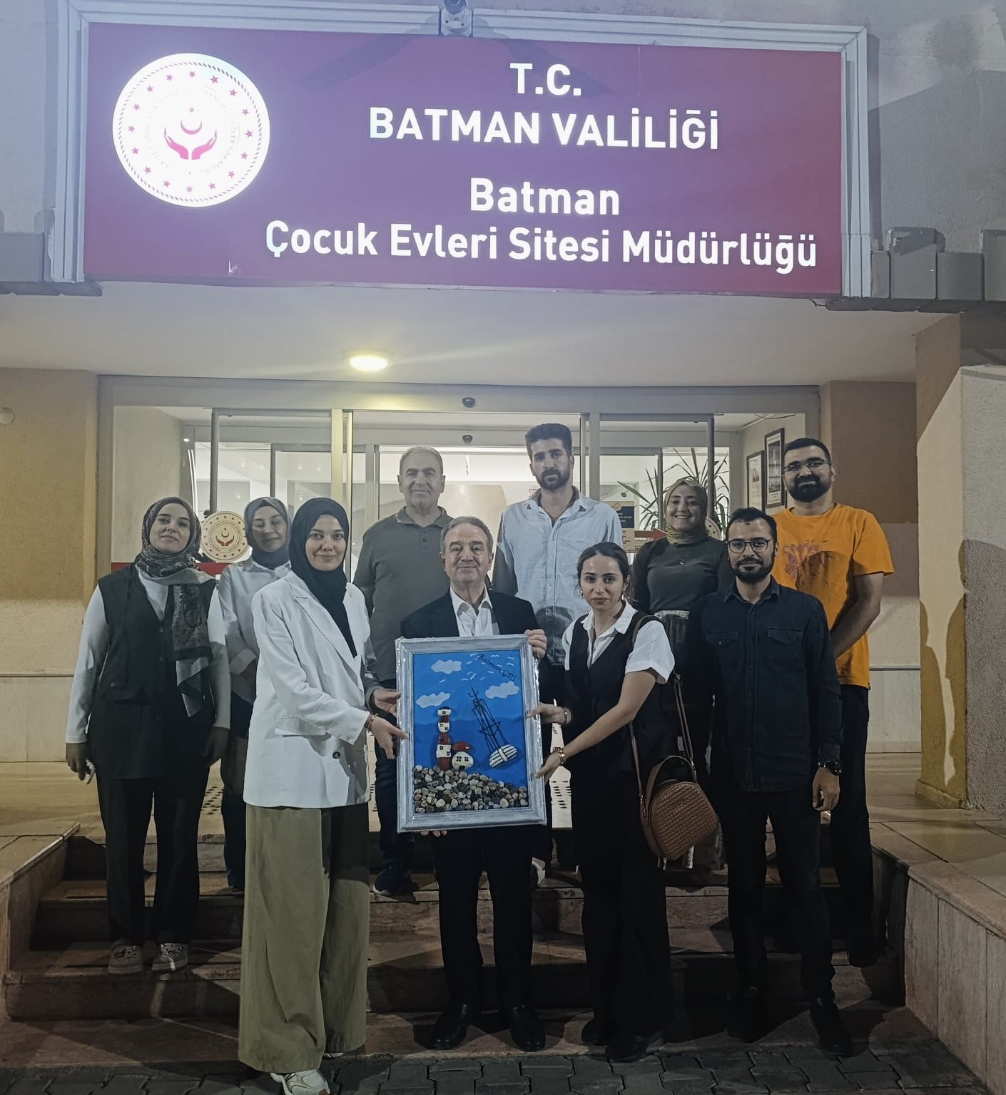 İl Müdürümüz Mehmet Zeki Eryarsoy, Batman Çocuk Evleri Sitesi Personeliyle Bir Araya Geldi