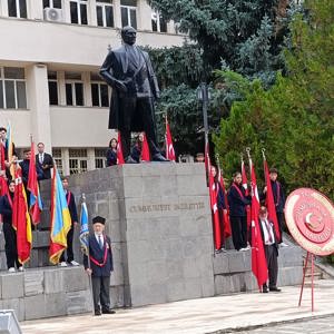 19 Eylül Gaziler Günü Dolayısıyla Atatürk Anıtı Önünde Çelenk Sunma Töreni Gerçekleştirildi - fotoğraf 2