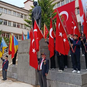 19 Eylül Gaziler Günü Dolayısıyla Atatürk Anıtı Önünde Çelenk Sunma Töreni Gerçekleştirildi - fotoğraf 8