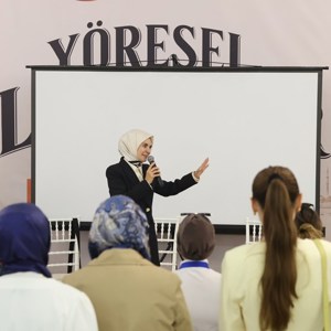 Bakanımız Göktaş, "Türkiye Yüzyılı Buluşmaları" kapsamında Bahçelievler'de muhtarlarla buluştu - fotoğraf 12