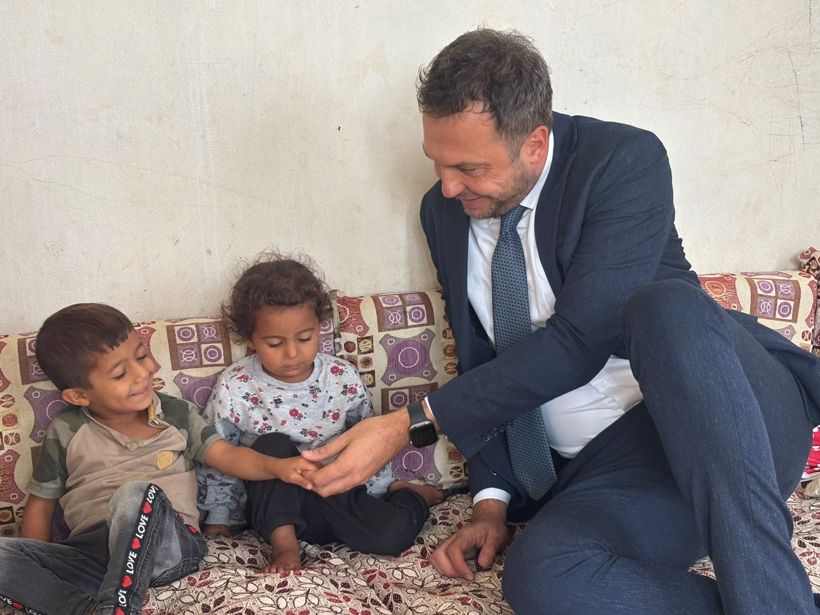 İl Müdürümüz Sayın Çetin TUTAŞ’tan 5. Bebeklerini Kucaklayan Aileye Ziyaret