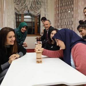 Funda Varol Hanımefendi, Yeşilırmak Çocuk Evleri Sitesininde Kalan Çocuklarımızla Akşam Yemeğinde Bir Araya Geldi - fotoğraf 3