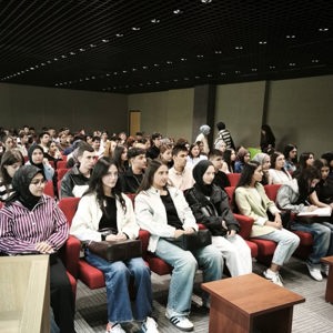 Hitit Üniversitesi Öğrencilerine İletişim ve Şiddet Farkındalığı Eğitimi - fotoğraf 1